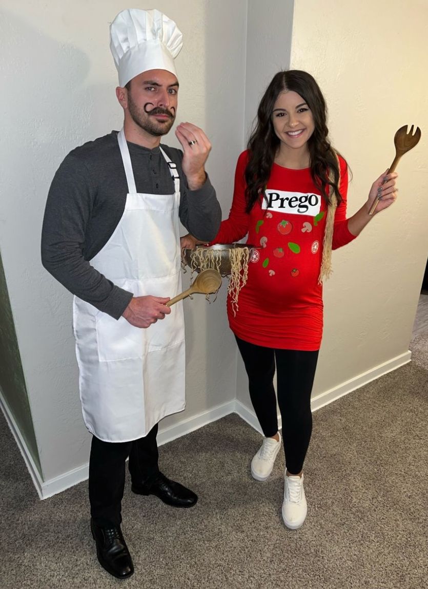 couples costume of Jar of Preggo Spaghetti Sauce